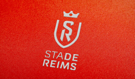 Stade de Reims Logo auf Shirt, Quelle: Stade de Reims