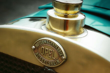 Opel Markenemblem 1902, Quelle: Opel Automobile GmbH