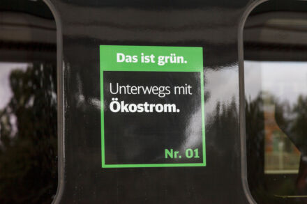 ICE 4 – „Das ist grün“ Label, Quelle: Deutsche Bahn AG, Foto: Pierre Adenis