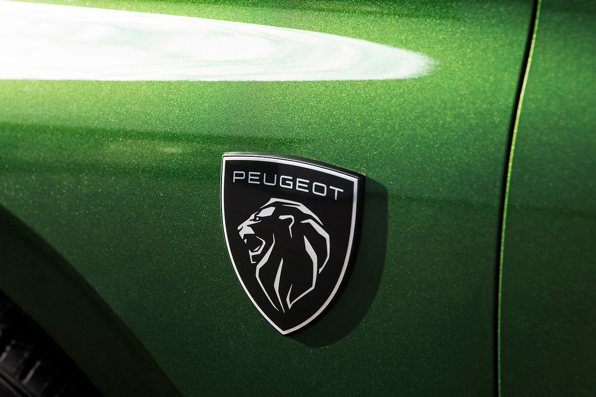 Peugeot 308 (2021) mit neuem Logo