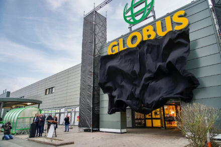 Globus Filiale Maintal – Enthüllung des neuen Logos
