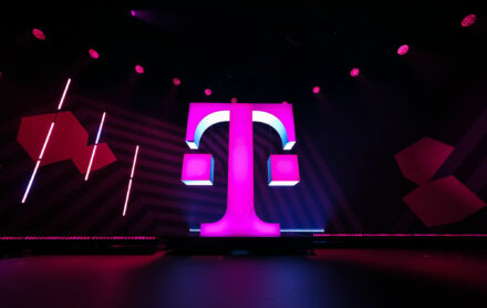Telekom T-Logo Magenta