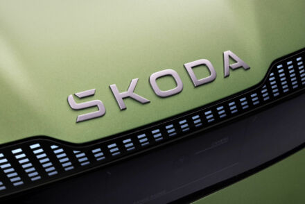 SKODA VISION 7S New Logo on Car, Quelle: Skoda