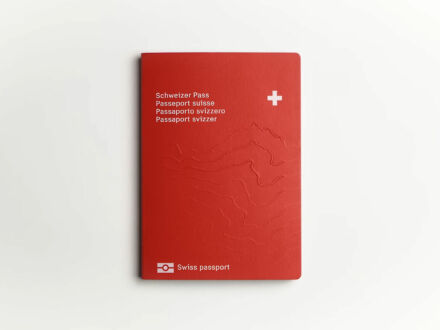 Schweizer Pass im neuen Design