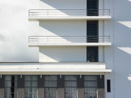 Bauhaus Dessau – Balkon/Kantine Prellerhaus, Foto: Schaffrinna