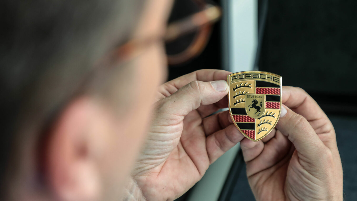 Porsche Logo (2023) – Redesignprozess, Quelle: Porsche AG